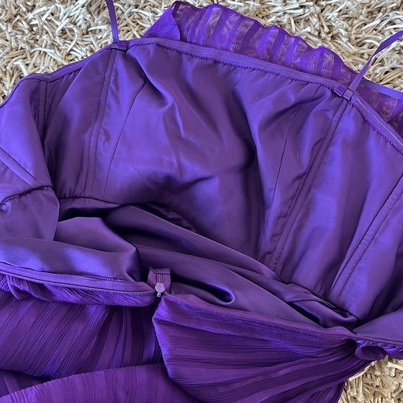 BCBG Strapless Purple Gown Size 8 - Picture 13 of 16